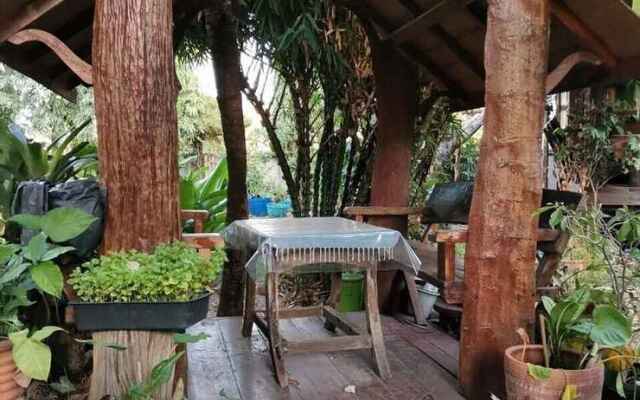 Gardenroom Home Stay And Cafe Suvarnabhumi