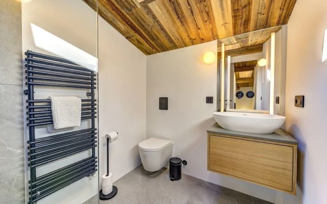 Chalet Fortuna a Jewel in Central Chamonix