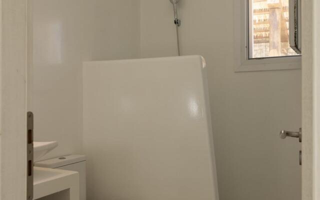 Luxury 1 Bedroom Apartment with Private Pool 4A