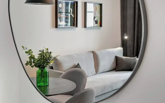 Doki Living - Foodhall & Parking by Downtown Apartments