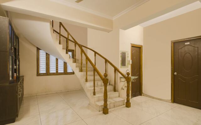 OYO 13193 Rockline Comfort Stay