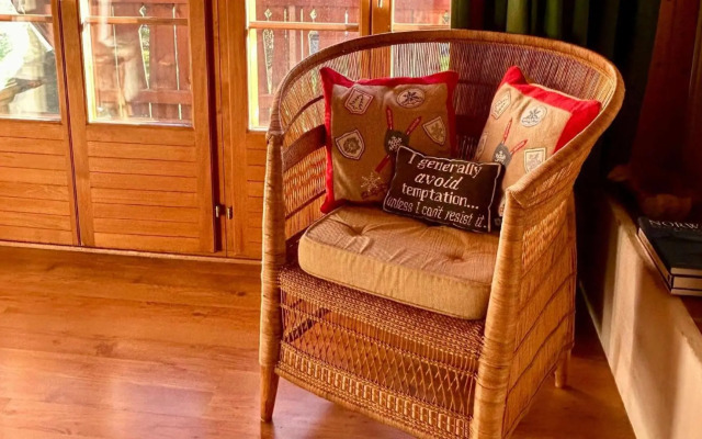 Cozy spacious Flat right in the village