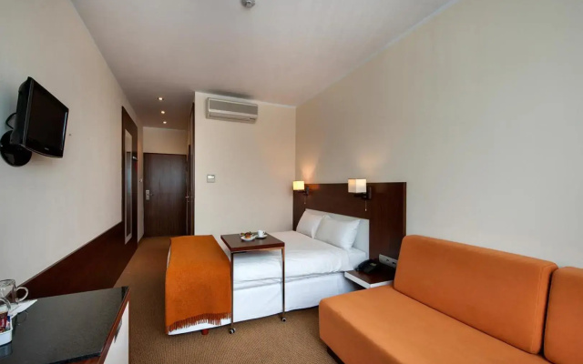 DeSilva Inn Katowice Airport