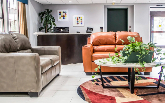 Quality Suites I-44