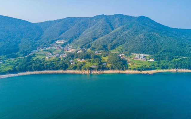 Geojedo Between the Sky and Sea Pension