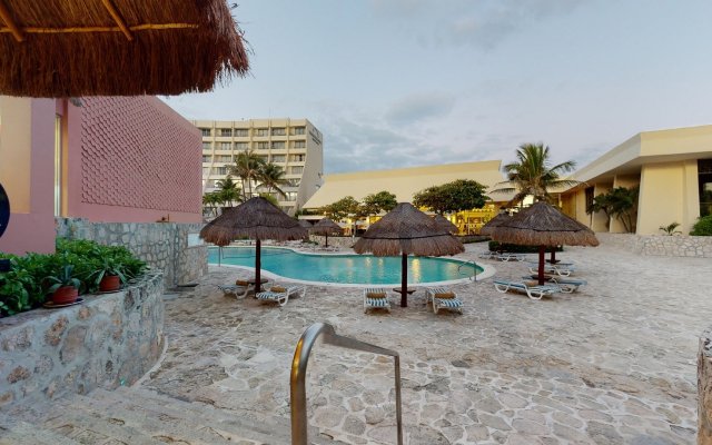 The Villas Cancun by Grand Park Royal - All Inclusive