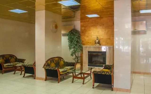 Hotel Mir