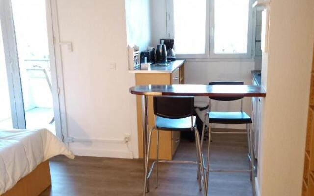 Studio Santa Monica - Climatisé - Piscine - Parking