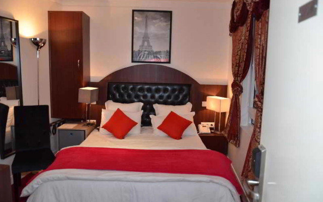 Regina Montmartre Hotel 