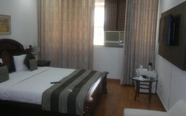 Kshitij Hotel Royale