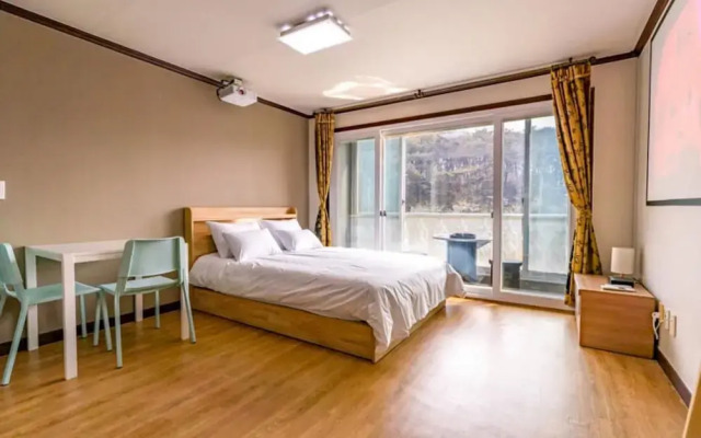 Daebudo Seonamujip Pension