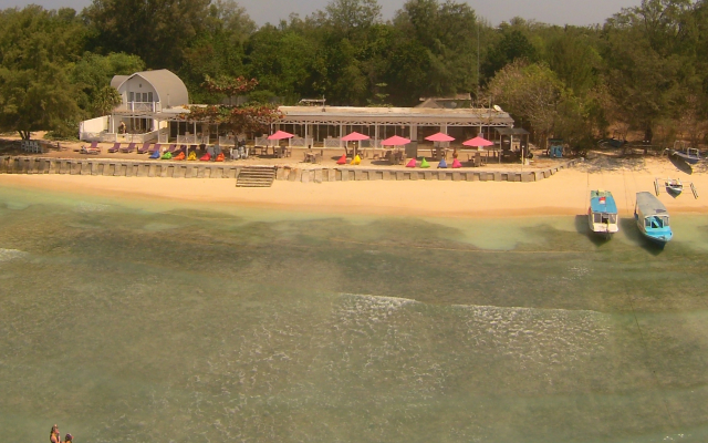 Meno Mojo Beach Resort