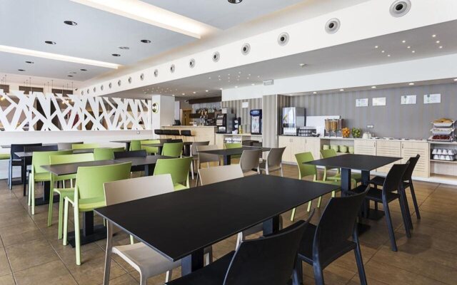 B&B Madrid Aeropuerto T1 T2 T3