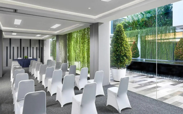 FM7 Resort Hotel