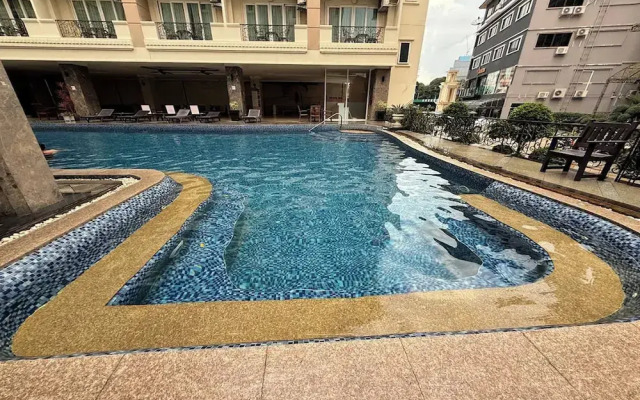 Golden Star Pattaya