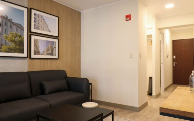w Modern Loft With Balcony in Barranco