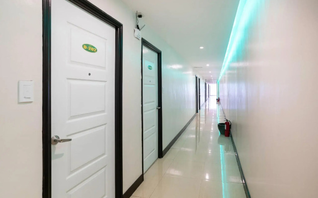 OYO 195 Ranchotel - Biñan (Vaccinated Staff)