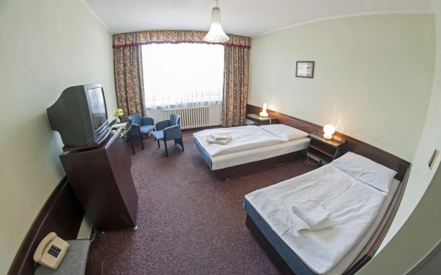 Hotel Labut