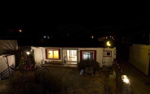 Daljip Guesthouse - Hostel