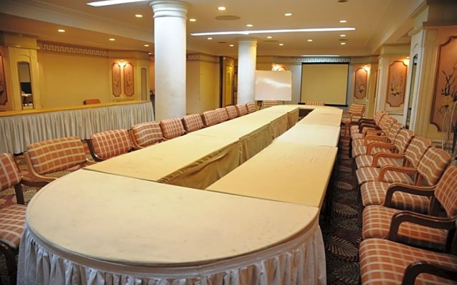 Hotel Rajmahal