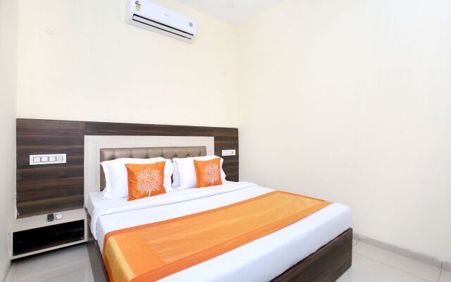 OYO 10832 Hotel JB 2