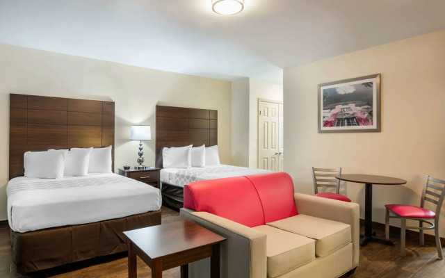 Downtown Hollywood Gardens Inn & Suites