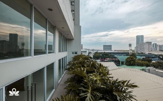 Yong's Place at Vista Residences Taft