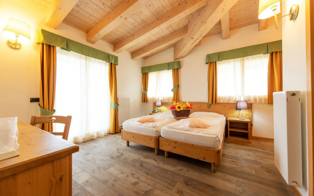 Hotel Alpine Mugon