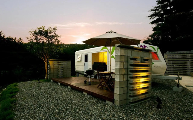 Tropical Dream Spa Caravan