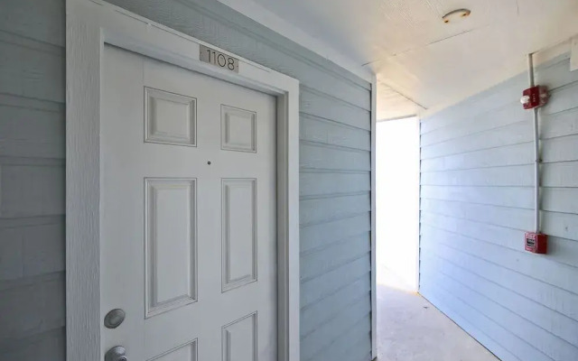 Seascape 1108 - 2 Br Condo