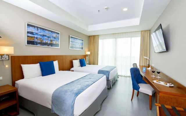 Best Western Premier Sail Plaza Manta