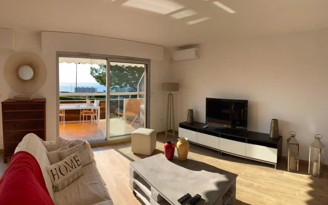 Superbe 2P vue mer, ensoleillé, piscine