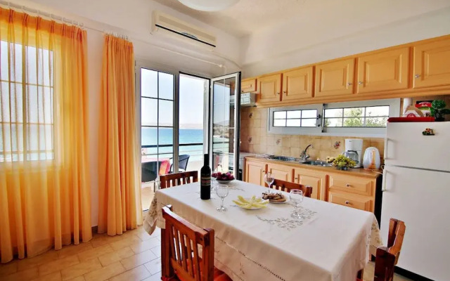 Isadora Apartments