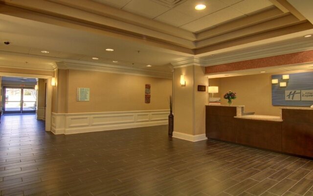 Holiday Inn Express & Suites Alpharetta - Windward Parkway by IHG