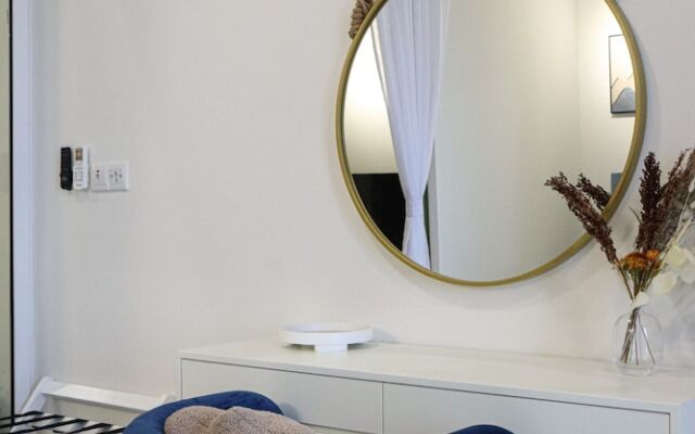 The Shore by Homesuite'