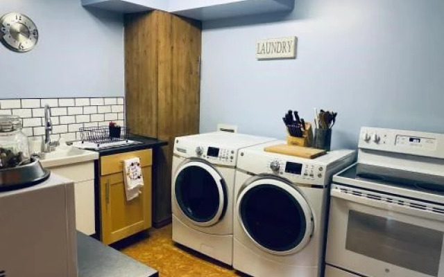 Journey's End - 2 bed 1 bath Suite