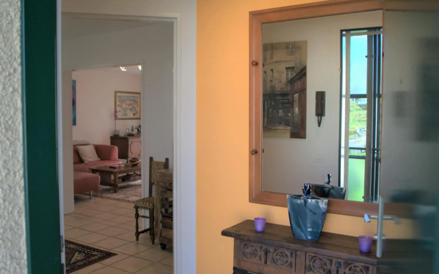 Cozy, Large, Modern, Apartment - in Basel