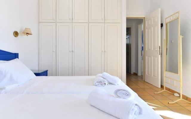 Villa Blue & White at Golden Beach