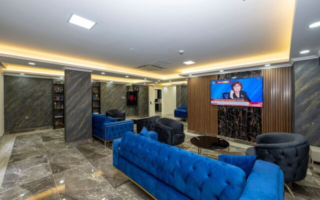 Skystar Deluxe Hotel