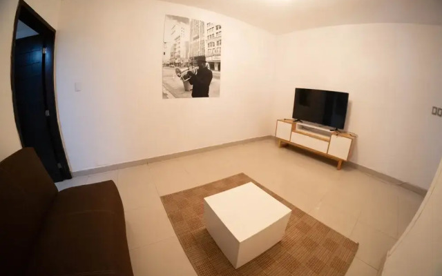 4 Master Suite for 2 People