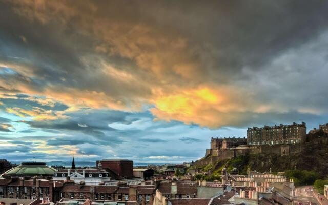 DoubleTree by Hilton Edinburgh City Centre