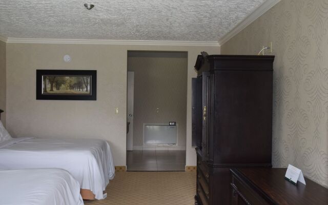 Festival Courtyard Inn