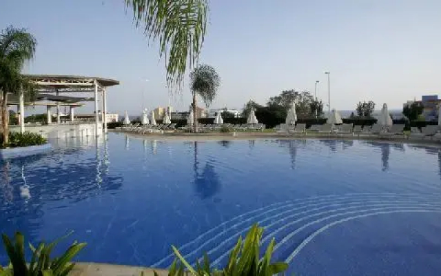 Brilliant Hotel Apartments
