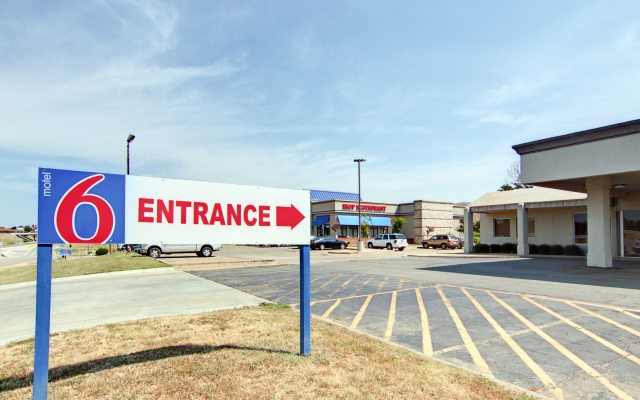 Motel 6 Mount Pleasant, TX