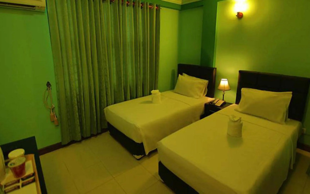 Grace Beach Inn