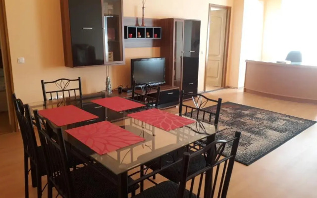 Piac utcai Apartman