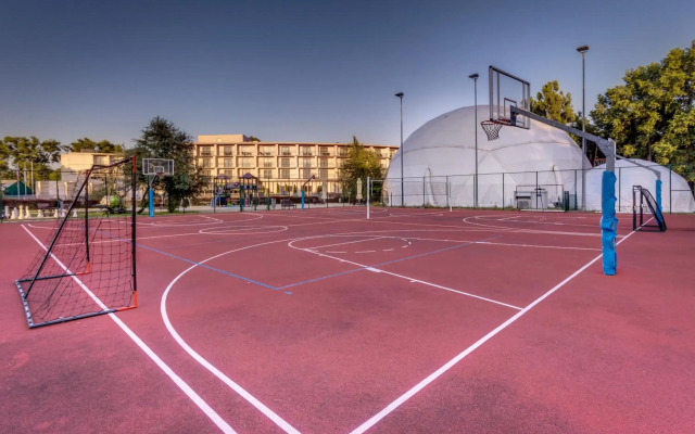 Holiday Inn Resort Warszawa Józefów**** by IHG