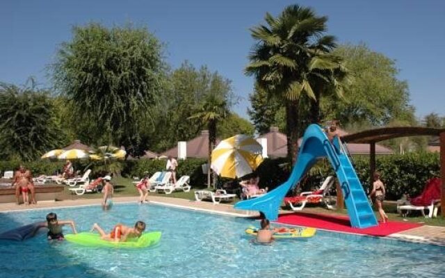 Los Nidos Holiday Resort Bungalows