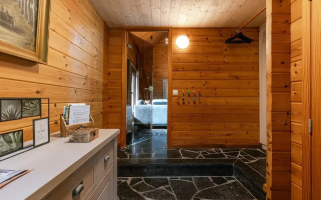 Huswell - Tranquil Retreat Cozy Chalet in the Heart of Urse