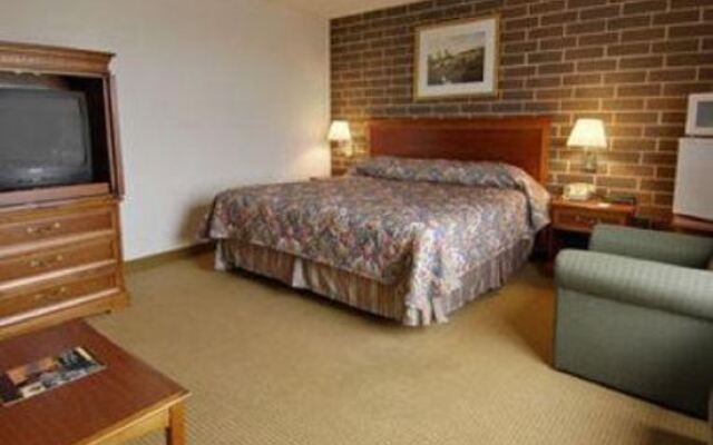 Ramada Waterloo Hotel and Convention Center